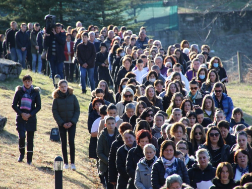 FOTO: Put križa kroz fratarski gaj na Šćitu