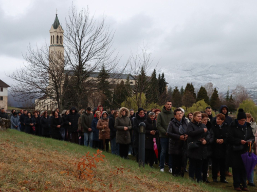 FOTO: Put križa kroz fratarski gaj na Šćitu