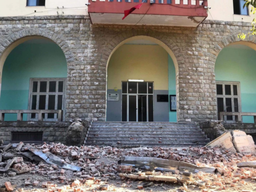 Dva novinara privedena zbog najava novog potresa