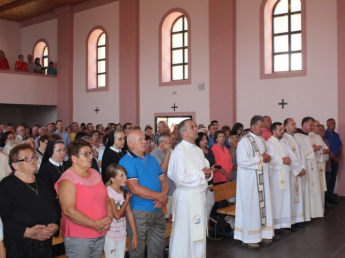 FOTO: Vanjska proslava patrona župe Solakova Kula