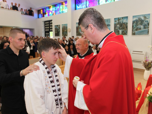 FOTO: Krizma u župi Rumboci