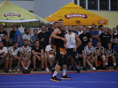 FOTO: Ekipa ''Makarska 3x3'' pobjednik 19. Streetball Rama 2021.