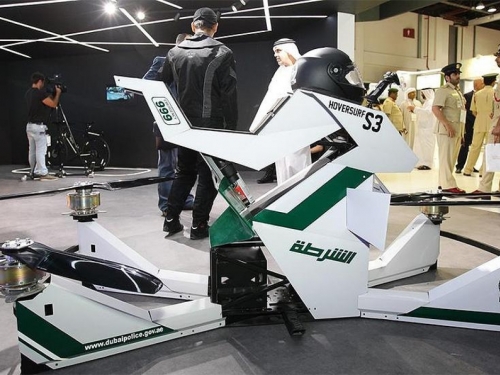 Policajci u Dubaiju vozit će motocikl koji leti