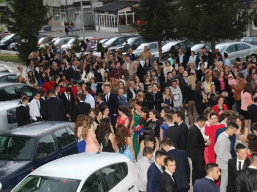 FOTO/VIDEO: Matura 2016. - Defile mladosti i ljepote na ulicama Prozora