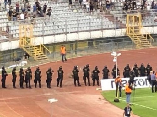 Policija spašavala Hajdukovce od navijača