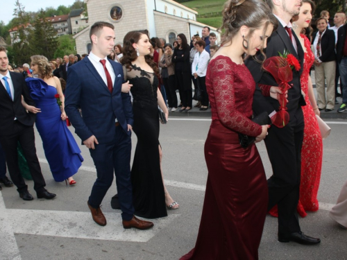 FOTO/VIDEO: Matura 2017. - Defile mladosti na ulicama Prozora