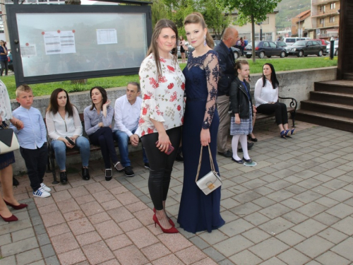 FOTO/VIDEO: Matura 2017. - Defile mladosti na ulicama Prozora