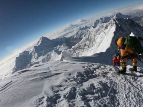 Led koji se stvarao tisućama godina na Mount Everestu nestao u 25 godina