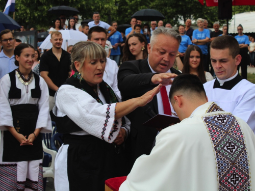 FOTO: Mlada misa vlč. Marina Petrovića u župi Prozor