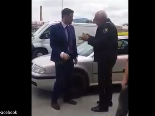 VIDEO: Nesvakidašnji sukob u BiH: Mladić stao policajcu pred auto