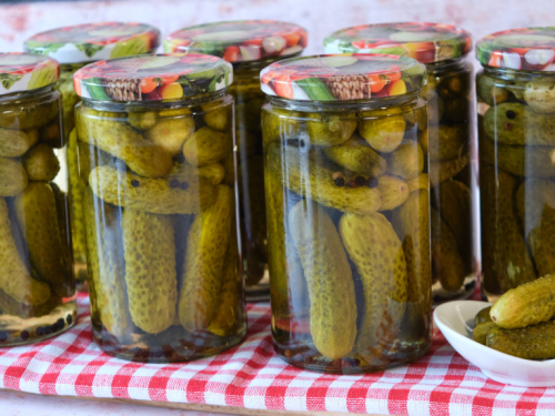 Recept za kisele krastavce koji neće 'pobijeliti' od stajanja