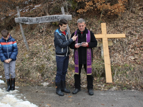FOTO: Put križa - Treća korizmena nedjelja u župi Uzdol