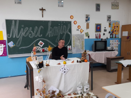 U OŠ Veselka Tenžere na Uzdolu obilježen Mjesec hrvatske knjige