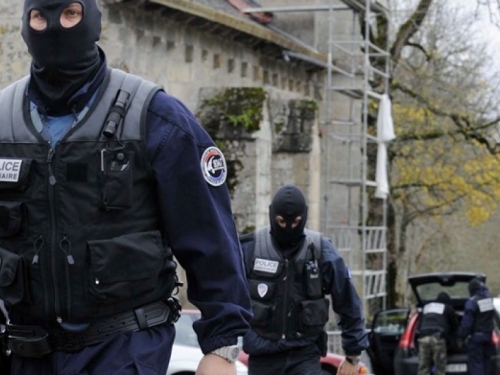 Francuska u strahu uoči izbora: Uhićeni teroristi planirali napad