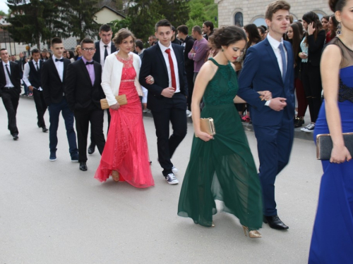 FOTO/VIDEO: Matura 2016. - Defile mladosti i ljepote na ulicama Prozora