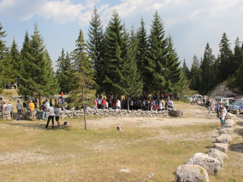 FOTO: Na Vran planini služena misa za poginule duvandžije