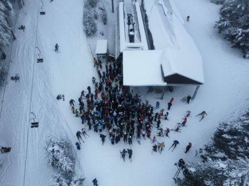 FOTO/VIDEO: Bili smo na Kupresu, mnoštvo skijaša uživa u skijanju