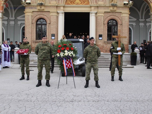 FOTO: Na Mirogoju sahranjen pukovnik Ante Pavlović