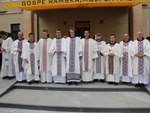 FOTO: Proslava Velike Gospe i Mlade mise fra Ivana Tučića u župi Rama-Šćit