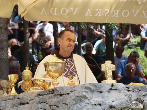 FOTO/VIDEO: Tisuće vjernika na Kedžari proslavilo 'Divin dan'