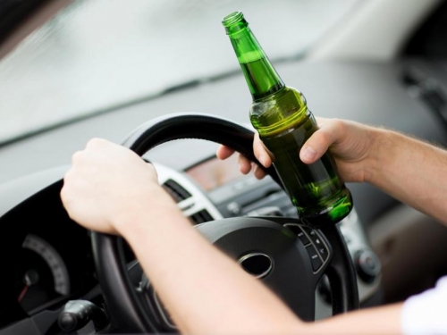 Za ispijanje alkohola u parku kazna 500 KM, a za vožnju u pijanom stanju 50 KM