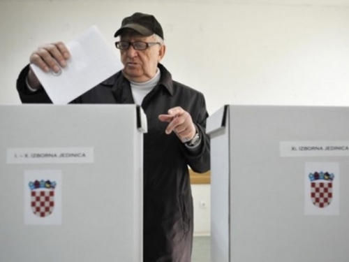 Zasad nema većih gužvi na biralištima u Mostaru