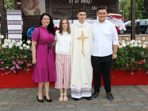 FOTO: Mlada misa vlč. Josipa Papka u župi Prozor