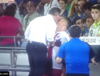 VIDEO: Trener Huesce Anquela udario svog igrača!