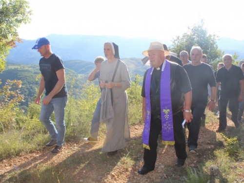 Križni put i slavlje sv. Mise na Uzdolskoj kalvariji
