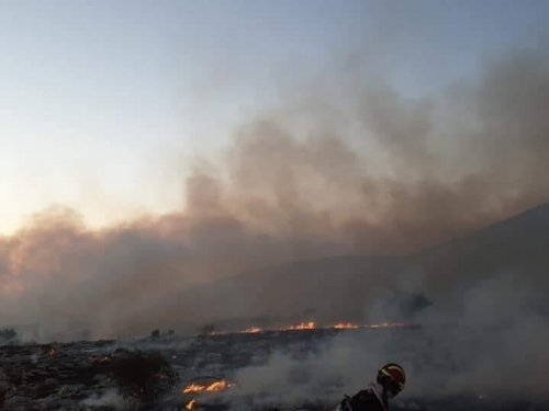 Tomislavgrad: Kuće na sigurnom, požar pod kontrolom