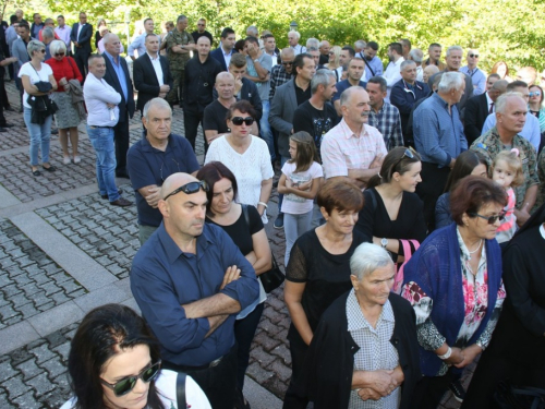 FOTO: Na Uzdolu obilježena 24. obljetnica stravičnog pokolja nad Hrvatima