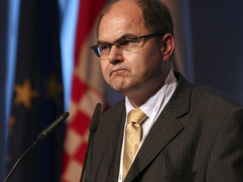 Schmidt: Međunarodna zajednica mora djelovati prije nego što dođe do raspada BiH