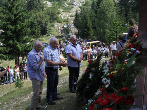 FOTO: Obilježena 22. obljetnica stradanja 39 Hrvata na Stipića livadi