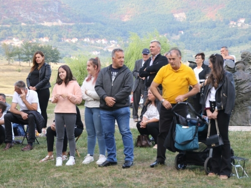 FOTO: Na Šćitu započela trodnevnica, Mladu misu slavio p. Marko Petričević