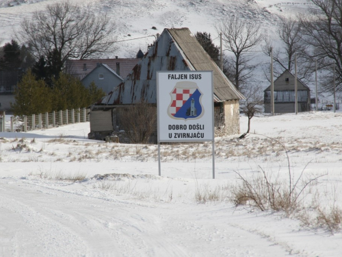 FOTO: Oprezno preko Paklina zbog ugaženog snijega i poledice