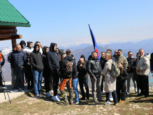 Mirno okupljanje na Zahumu: Ramci poručili – ''Ne damo svoje!''