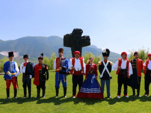 Povijesne hrvatske postrojbe posjetile Ramu i Šćit