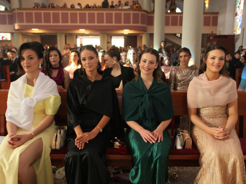 FOTO: Matura 2026. - Defile mladosti na ulicama Prozora