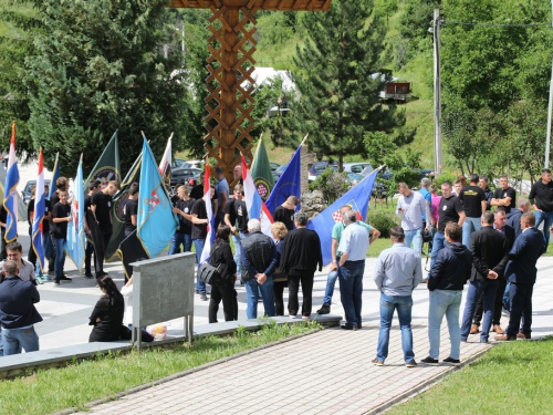 FOTO/VIDEO: Prvi susret iseljenih Uzdoljana i Dan 3. bojne brigade Rama i branitelja Uzdola