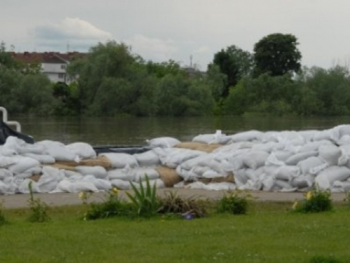 Poplave kataklizmičkih razmjera, opasnost još nije prošla