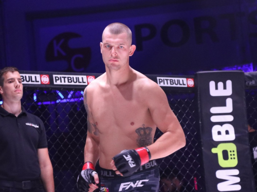 FOTO: Tomislav Sičaja pobjedio u drugom profesionalnom nastupu u MMA