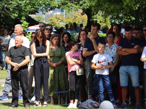 FOTO: Na Šćitu svečano proslavljena Velika Gospa i Mlada misa fra Mile Belje