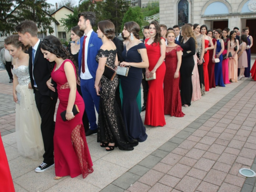 FOTO/VIDEO: Matura 2017. - Defile mladosti na ulicama Prozora