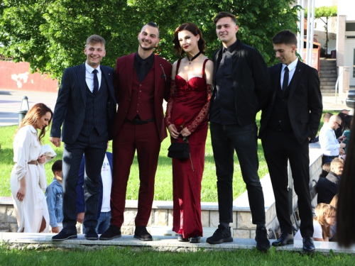 FOTO/VIDEO: Matura 2024. - Defile mladosti na ulicama Prozora