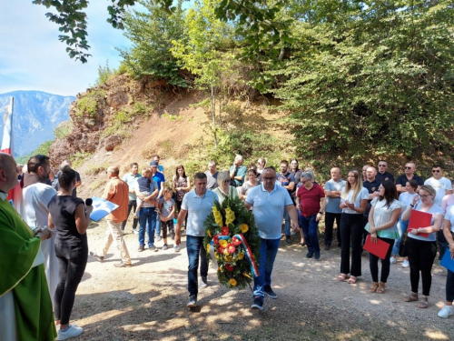 FOTO/VIDEO: Na Pomenu obilježena 29. obljetnica stradanja hrvatskih branitelja