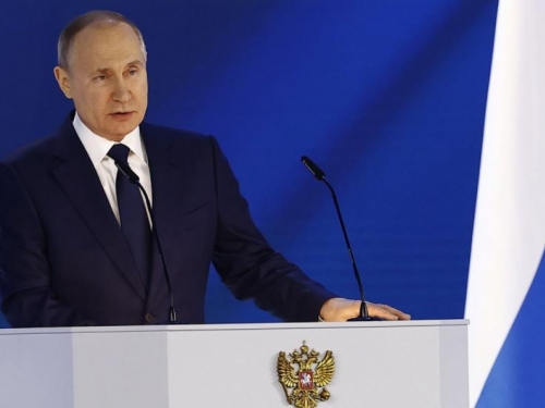 Putin optužio SAD i Britaniju da stoje iza provokacija u Crnom moru