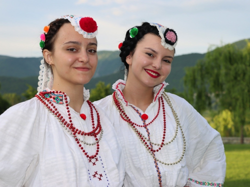 FOTO: Na Šćitu održana 5. kulturno-vjerska baština Hrvata BiH pod geslom ''Vratimo nadu zavičaju''