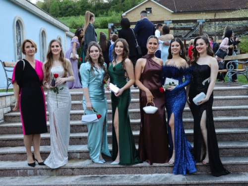 FOTO/VIDEO: Matura 2023. - Defile mladosti na ulicama Prozora