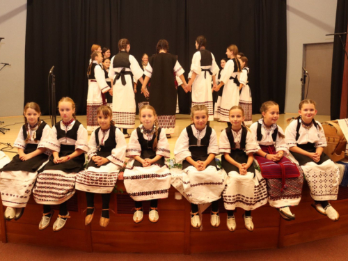 FOTO: Večer folklora u Prozoru: HKUD-ovi ''Rama'' i ''fra Petar Bakula'' oduševili publiku