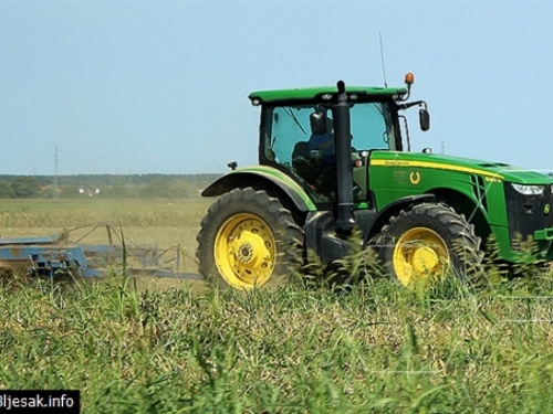 Livno: U prevrtanju traktora poginula jedna osoba